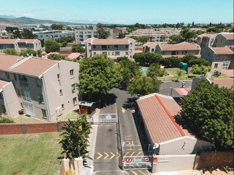 To Let 1 Bedroom Property for Rent in Oakglen Western Cape